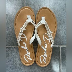 Rocket Dog White and Tan Women's Sandals 8 NEW